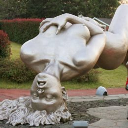 Il dittatore nordcoreano Kim vieta il sesso tra gli adolescenti: <Devianza immorale>