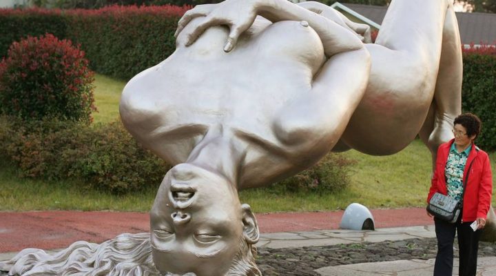 Il dittatore nordcoreano Kim vieta il sesso tra gli adolescenti: <Devianza immorale>